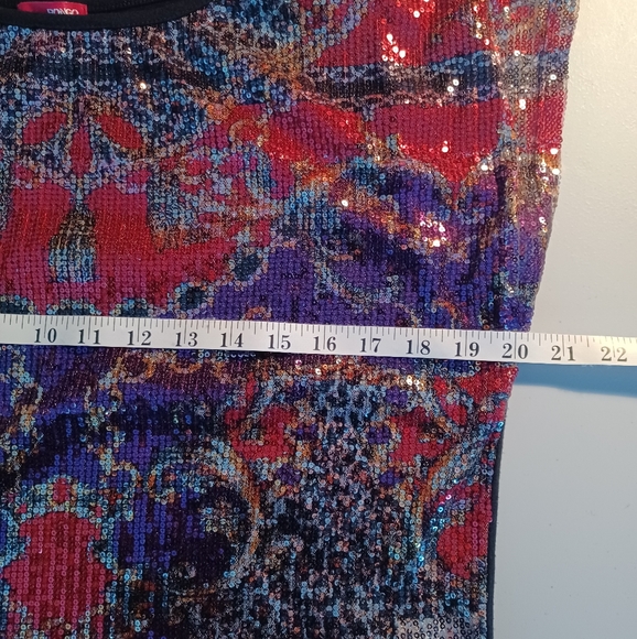 PRICEC DROP!! Bongo sequin top - Picture 5 of 6